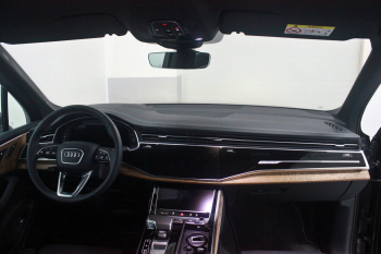 Audi Q7 55 TFSI quattro (4M) 2025, салон 1