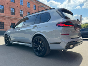 BMW X7 40d Brooklyn Grey