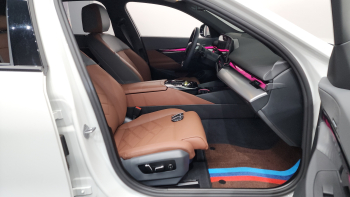 BMW 530i xDrive G60, опции